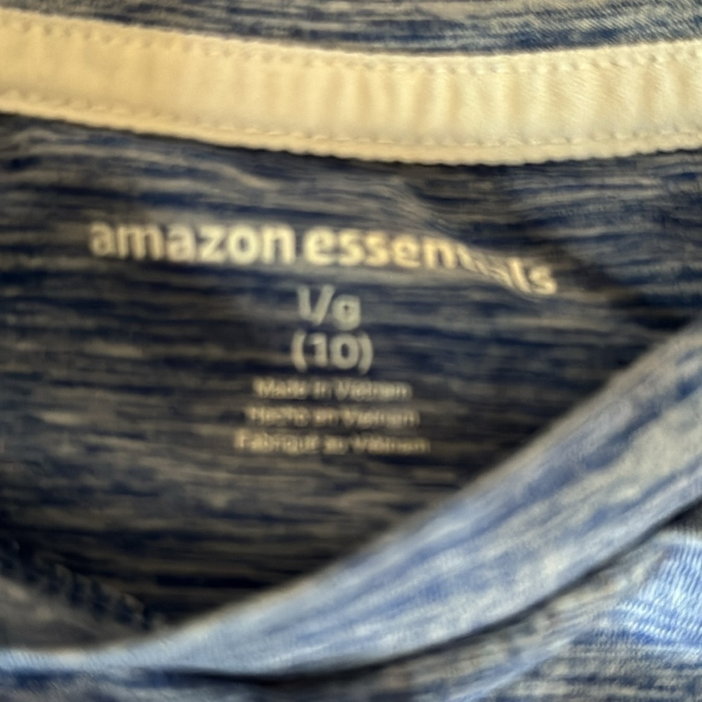 Amazon essentials tank - Picture 2 of 3